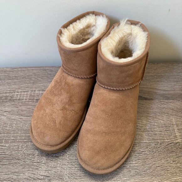 UGG Mini II Chestnut size 7 - Picture 1 of 5